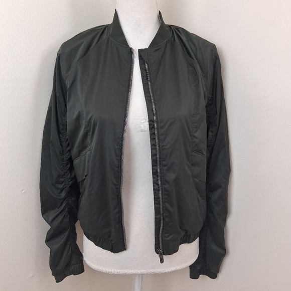 ❤️ Lululemon Above The Clouds Jacket in Evergreen Size 6 - Picture 6 of 12